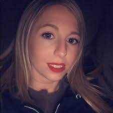 Danielle Clouse's Instagram, Twitter & Facebook