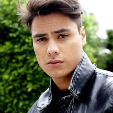 Robert Pisco's Instagram, Twitter & Facebook