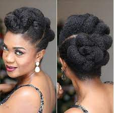 Il vous suffit de trouver la coiffure qui vous mettra en valeur. Folllw The Best Blog Ever Www Capritimes Com Follow For More Hairstyles Tips More Capritimes Ig Hair Styles Natural Hair Styles Natural Hair Updo