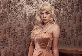 After becoming the fastest post ever to reach a million likes (in six minutes), it has since amassed a cool 22.5 million in little… Billie Eilish On The Cover Of British Vogue June 2021 Coup De Main Magazine