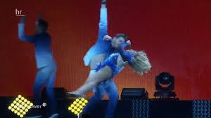 Doch wer ist eigentlich dieser thomas seitel, der jetzt mit helene zusammen ein haus baut und seit zwei jahren jeden tag mit der sängerin verbringt? Helene Fischer Bei Maintower Thomas Seitel 17 01 2018 Video Dailymotion