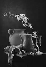 Black And White Still Life Oil Painting Pin Ot Polzovatelya Betsy Cofer Na Doske Kara Kalem Hudozhniki Natyurmort Risunok