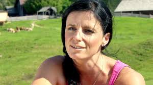 In jeder woche kann eine von vier heiratswilligen damen das glück für sich und ihren liebsten perfekt machen. Sendung Verpasst 4 Hochzeiten Und Eine Traumreise Tag 2 Nicole Und Herwig Bad Goisern A Auf Vox