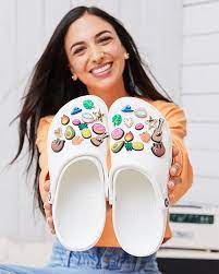Your little ones can add jibbitz of their favorite characters, from finding dory™ to minnie mouse™ and minions™! Jibbitz Get Inspired Customise Crocs And More Crocs Eu Official Site