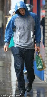 This is roger federer's official facebook page. Roger Federer And Wife Mirka Wind Down After Wimbledon With Luxury Boat Trip Daily Mail Online