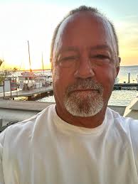 Last minute 10-day trip recommendations near bars and beaches