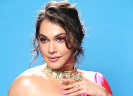 Isha Koppikar recalls experiencing casting couch when she was 18; says, “a  secretary and an actor approached me” : Bollywood News
