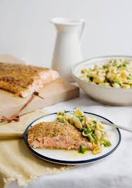 Saumon Grille Mediterraneen Salade De Coquillettes Vinaigrette Au Beurre D Amande Beurre D Amande Saumon Grille Recette