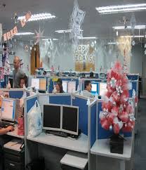 Decorating your workstation should be a fun and creative venture, after all, this is where you will be spending a great deal of time. 40 Office Christmas Decorating Ideas All About Christmas