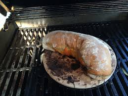 Weber pizzastein macht spielend einfach brote, gebäcke, pizzen und sonstige leckereien. Brot Auf Pizzastein Im Gasi Grillforum Und Bbq Www Grillsportverein De