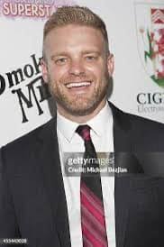 Correct pronunciation of da-shane or dez-chain