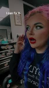 Ariel Walsh's Instagram, Twitter & Facebook