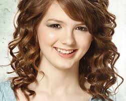 Easy hairstyles for sarees with face shape guide. Hairs Fashion Tips Trends