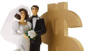 When it comes to the wedding etiquette and budget, should mums and dads still pick up the big day bill or should we be paying for our day? Sticky Situation Who Pays For A Modern Wedding Huffpost Canada Life