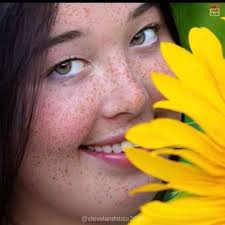 Hi! My name is Grace McElroy, i'm from wooster, ohio. I will be attending  Cleveland State next fall and as of right now my major is biology with a  pre-medicine track. I