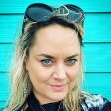 Yvette LaMar (@cloudyvette)