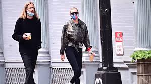 Elsa hosk is seen in the east village on november 06, 2019 in new york city. Elsa Hosk Wears Pink Bra Top In Instagram Photo In Garden Daily Mail Online
