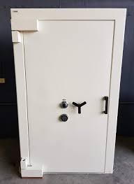 The perfect vault door for turning a closet or any room into a safe room. Chubb Holsworthy Burglary Resistant Vault Doors Kgb Brisbane Locksmiths Safes