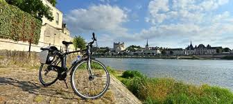 Der Loire Radweg Vorbei An Alten Schlossern Und Modernen Stadten Radtour Radtouren Fahrradtour