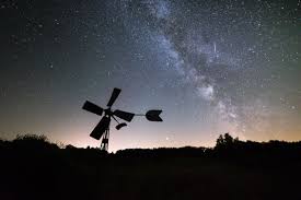 De vallende sterren zijn minieme deeltjes steen en gruis, afkomstig van de planetoïde phaethon. Vallende Ster Foto Van Petertulner Zoom Nl