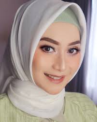 Check spelling or type a new query. 25 Tutorial Make Up Natural Hijab Secara Singkat