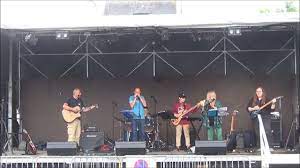 Welcome to the fête de la musique 2021 web radio in india produced by the french embassy, the french institute, alliance francaise network and boxout.fm. Crozon Fete De La Musique 2017 Sample Youtube