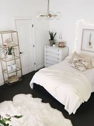 50 Perfect Small Bedroom Decorations Sweetyhomee Apartment Bedroom Decor White Bedroom Design Bedroom Design
