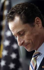 Weiner resigns in wake of sex photos scandal