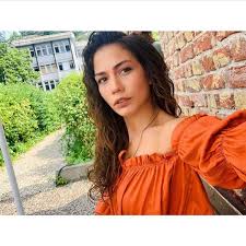 Gunaydin Erkenci Kuslar 1demetozdemir Costumebydilsan Erkencikus Canyaman Demetozdemir Candivit Sanemay Turkish Beauty Women Open Shoulder Tops