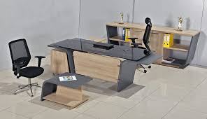 Arte Cam Yonetici Masasi Ofis Ic Dekorasyonu Tasarim Mobilya