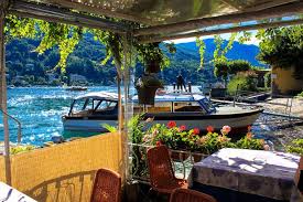 On this site you will find a wealth of useful tourist information that will help you plan your the regular local ferry service departing from stresa means that it is easy to find your way around the lake to see the many attractions and events. Stresa Die Perle Des Lago Maggiore La Darbia