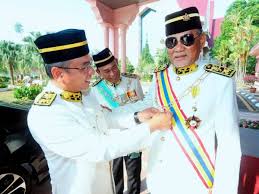 Yang dipertua negeri melaka tun mohd ali rustam hari ini berkenan menerima darjah seri paduka setia daripada kerajaan negeri melaka. 248 Individu Terima Darjah Kebesaran Melaka