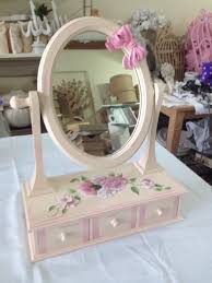 Pin De Hatice Taspinar En Donme Dolap Joyeros De Madera Cajas Decoradas Madera Pintada