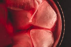 Reusable ice cubes are an ideal way to chill any beverage without watering it down. Best 10 Choices For Reusable Ice Cubes Ecomasteryproject