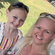 What do your kids wear to Hollywood studios? Do they dress up and princess  toy story? What do you dress them in ￼