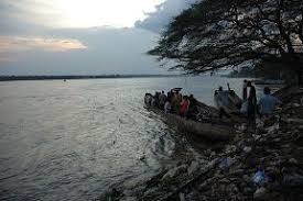 It is the only major river to cross the equator twice. Congo River New World Encyclopedia