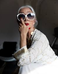 As of 31 december 2004, it had a population of 950 and an area of 19.9 square kilometres (7.7 sq mi). About Rossana Orlandi