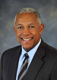 Vanessa Holloway (@Pinky830)