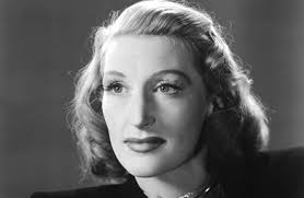 Kay Thomson's Instagram, Twitter & Facebook