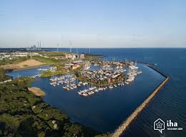 It is district number 1, thus mainly comprising the original city. Vermietung Seeland In Die Stadt Fur Ihren Urlaub Mit Iha Privat