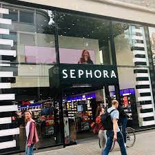 Explore our unrivaled selection of makeup, skin care, fragrance and more from classic and emerging brands. Fotos Bei Sephora Altstadt Nord Koln Nordrhein Westfalen