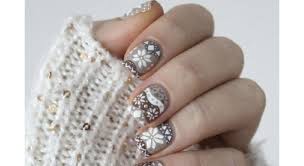 Technique de pose d'ongle en gel avec ou sans capsule french motif ou deco nail art. Fetes De Fin D Annee 30 Manucures Reperees Sur Pinterest Reveillon