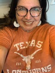 Hi there! I'm a Houston-based freelance model excited to connect with  photographers, brands, and creatives. I love bringing ideas to life through  fashion, lifestyle, commercial, and artistic shoots. If you're planning a