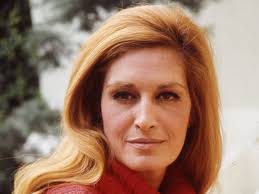Iolanda cristina gigliotti professionally known as dalida, was a french singer and actress, born in egypt to italian parents. Dalida Photo 26 Of 26 Pics Wallpaper Photo 952422 Theplace2
