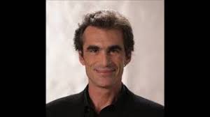 Valeurs, savoir faire, courage, confiance philosophe de renom, homme de médias, raphael enthoven s'intéresse à des domaines variés et d'une manière générale, son regard critique sur le. 2019 Raphael Enthoven Trahi Par Adele Van Reeth Youtube