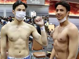 แบงค์ ธิติ หรือ แบงค์ ฮอร์โมน รายงานตัวลุ้นเสี่ยงจับใบดำใบแดง หลังขอผ่อนผันมา 4 ปี แต่ตรวจร่างกายไม่ผ่านเพราะมีอาการป่วยกระดูกสันหลังคดและ. Lexe R7psyy M