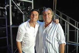 L'ex calciatore e difensore dell'inter aveva subito l'amputazione delle gambe dopo essere stato colpito dal covid. Mo5dvvixea8sdm