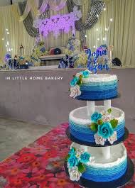 Maka adik2ku yang sedang bercuti ku kerah tenaga untuk menolong siapkan tempahan. Kek Kahwin 3 Tingkat Tema Biru In Little Home Bakery Facebook
