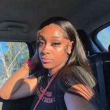 Laysha Jones's Instagram, Twitter & Facebook