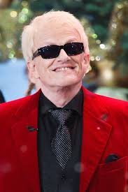 Deshalb sind die augen aber wegen fehlender pigmente sehr licht empfindlich, also medizinisch. Heino Ausser Sich Zdf Nennt Ihn Albino Promiflash De